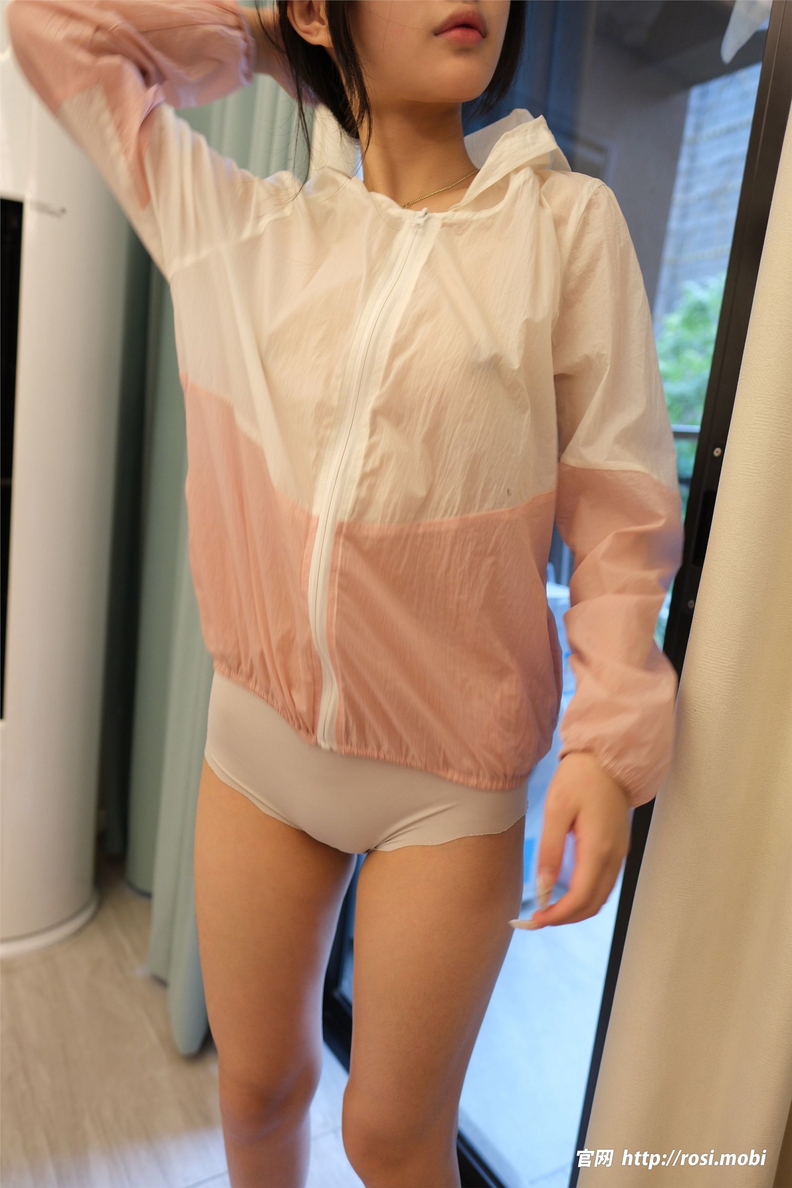 [ROSI美女图]2025.01.08 NO.4783-电鸽