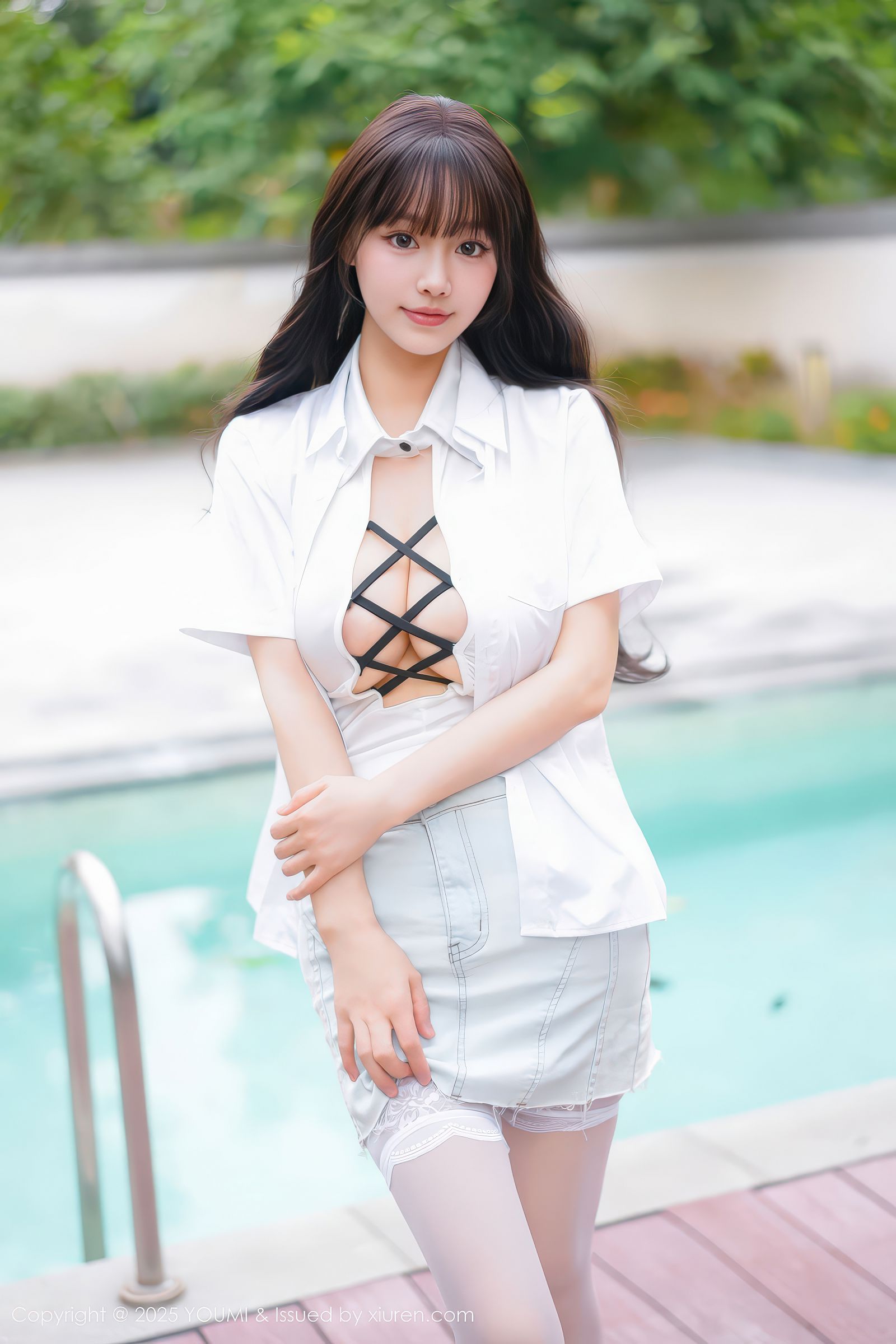 [尤蜜荟] 2025.12.18 NO.1190 心上可Flora-电鸽