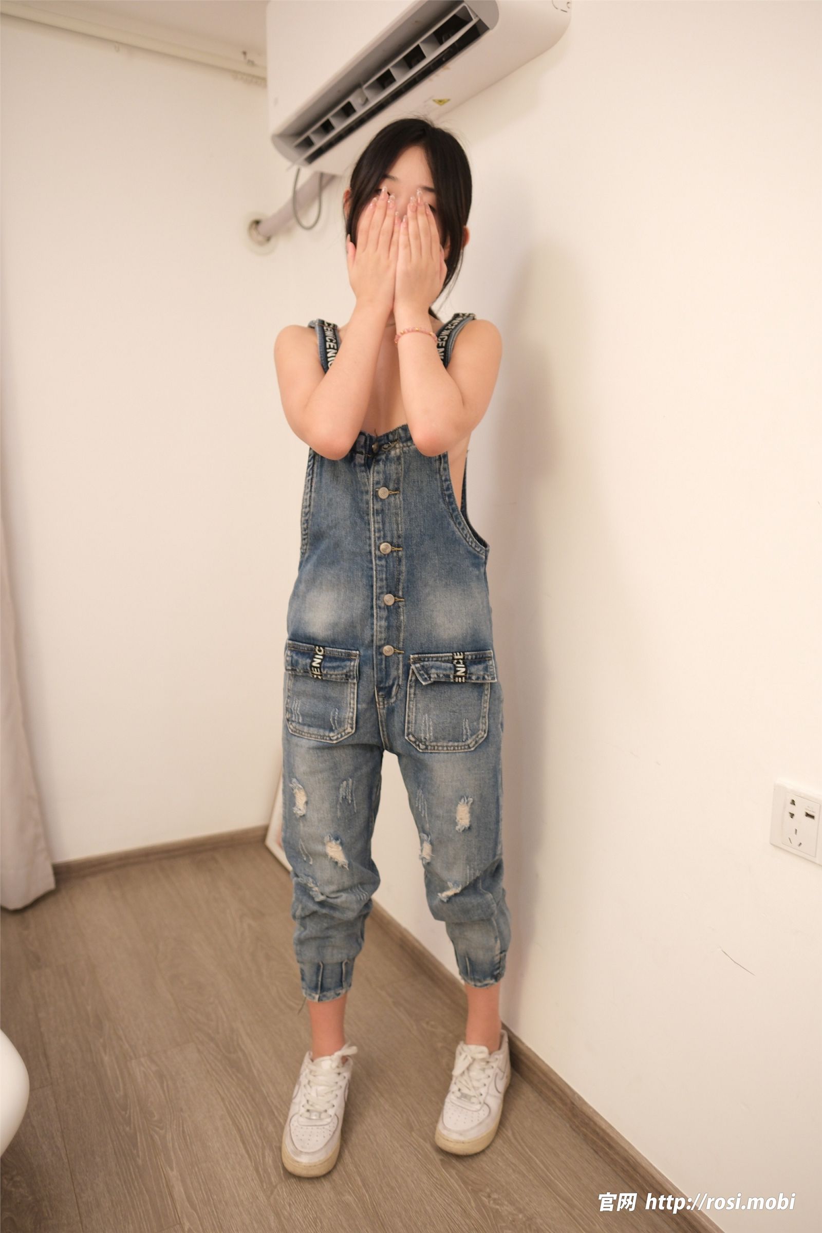 图片[1]-[ROSI美女图]2025.05.30 NO.4925-电鸽