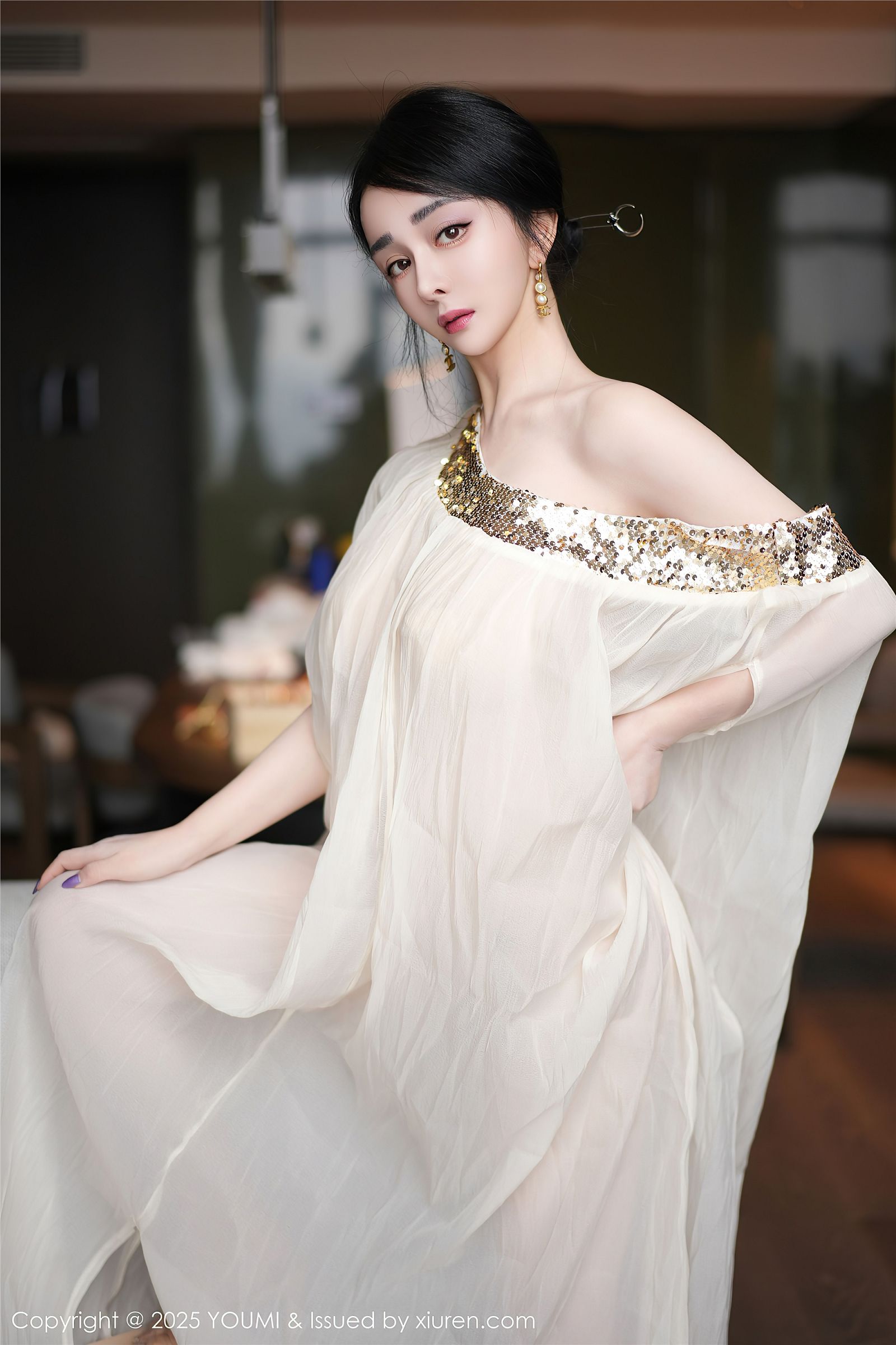 图片[1]-[尤蜜荟] 2025.04.25 NO.1132 允爾-电鸽