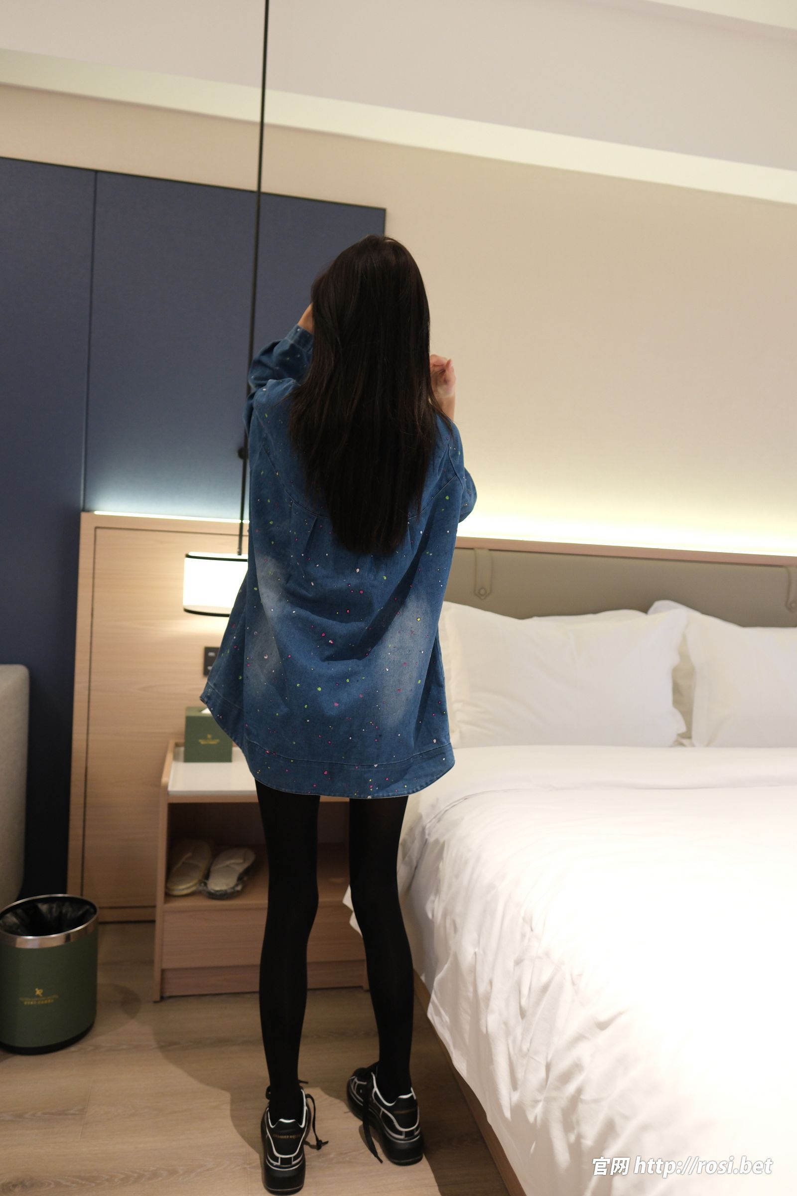 [ROSI美女图]2026.01.09 NO.5149-电鸽