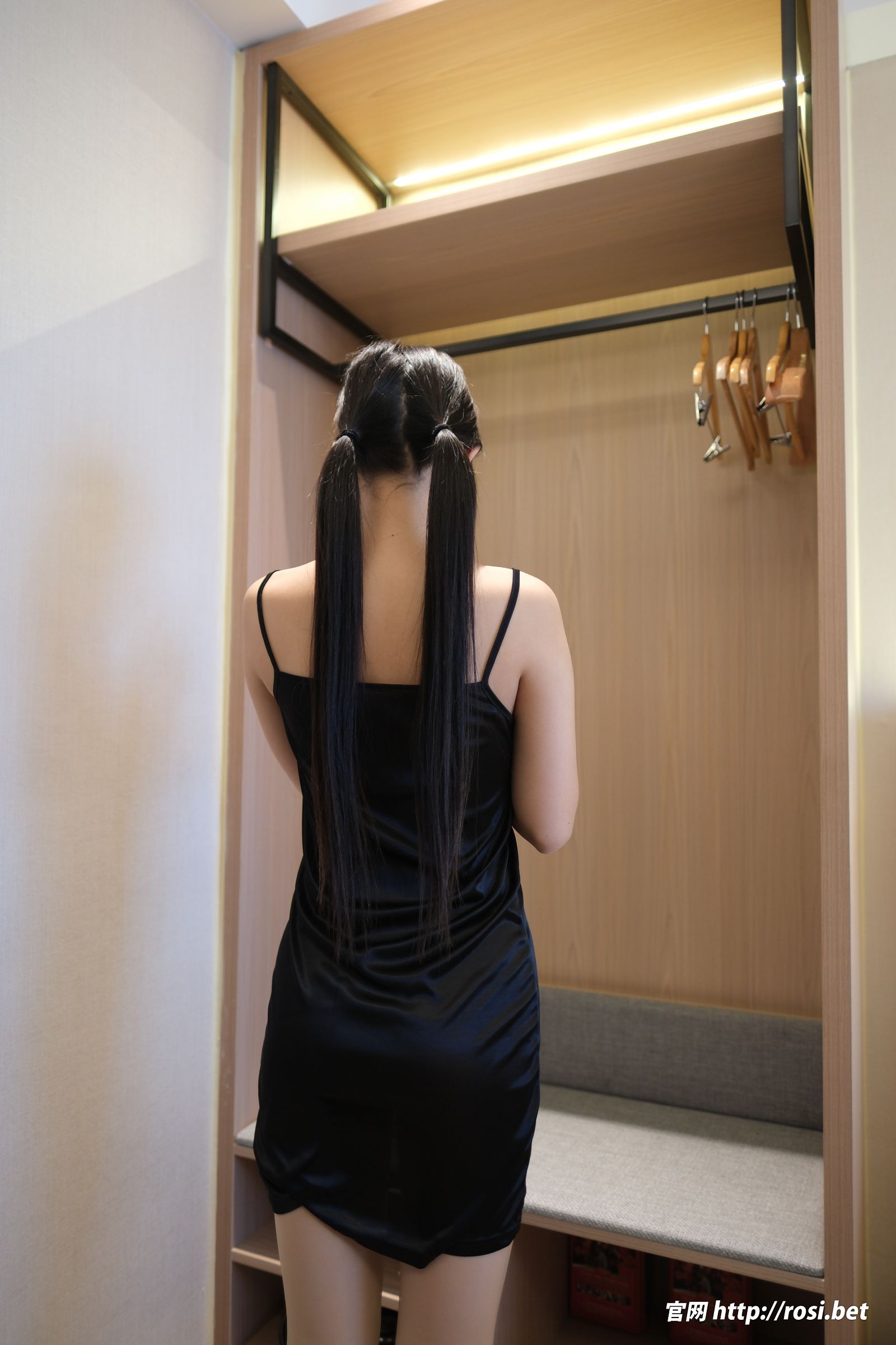 [ROSI美女图]2026.01.24 NO.5164-电鸽