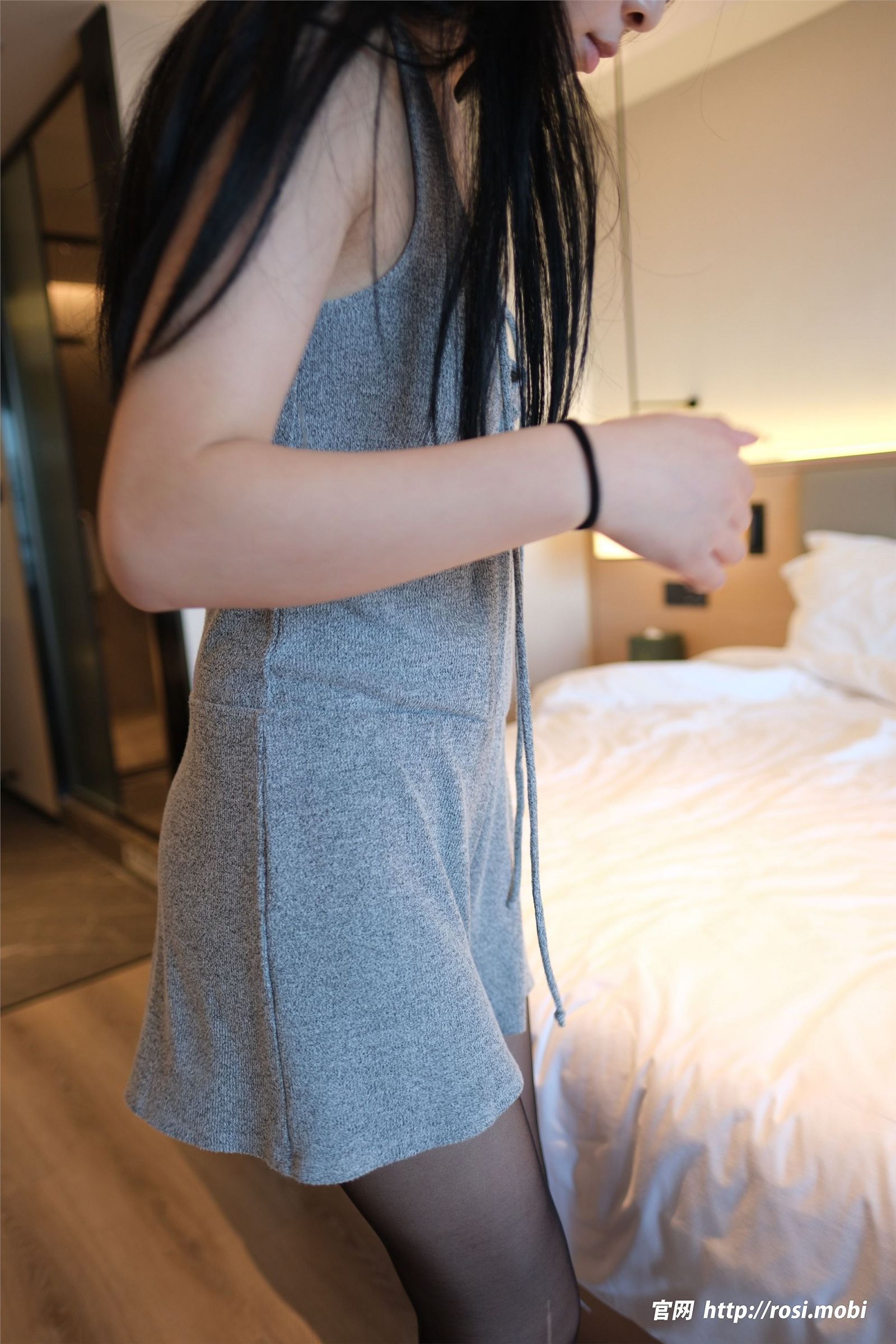 图片[1]-[ROSI美女图]2025.02.03 NO.4809-电鸽