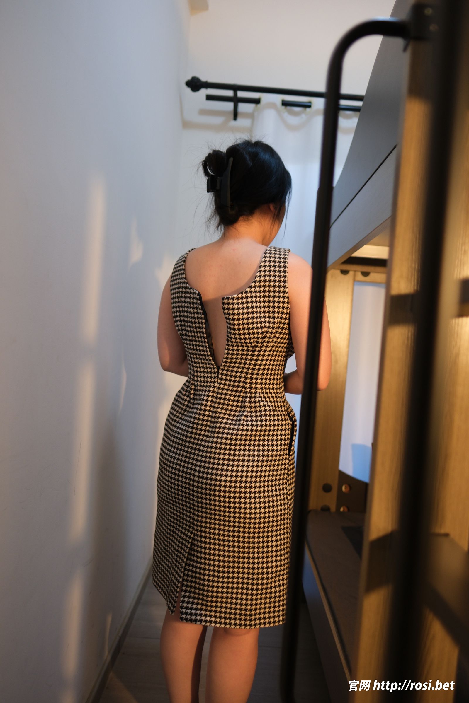 [ROSI美女图]2025.11.04 NO.5083-芭站网