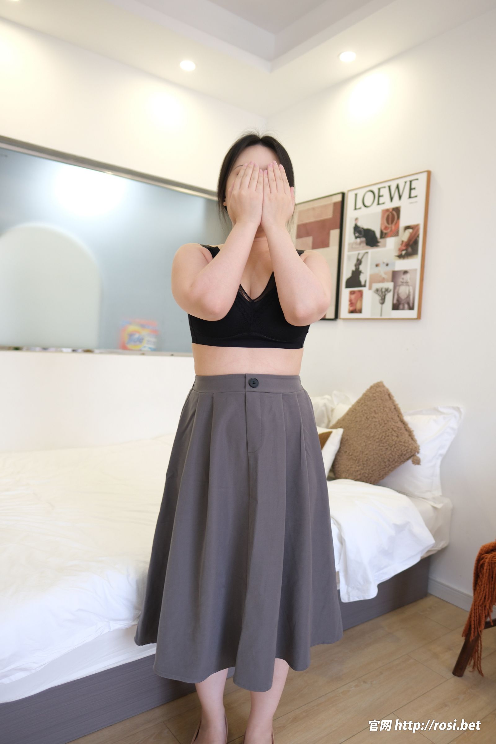 [ROSI美女图]2025.08.04 NO.4991-电鸽