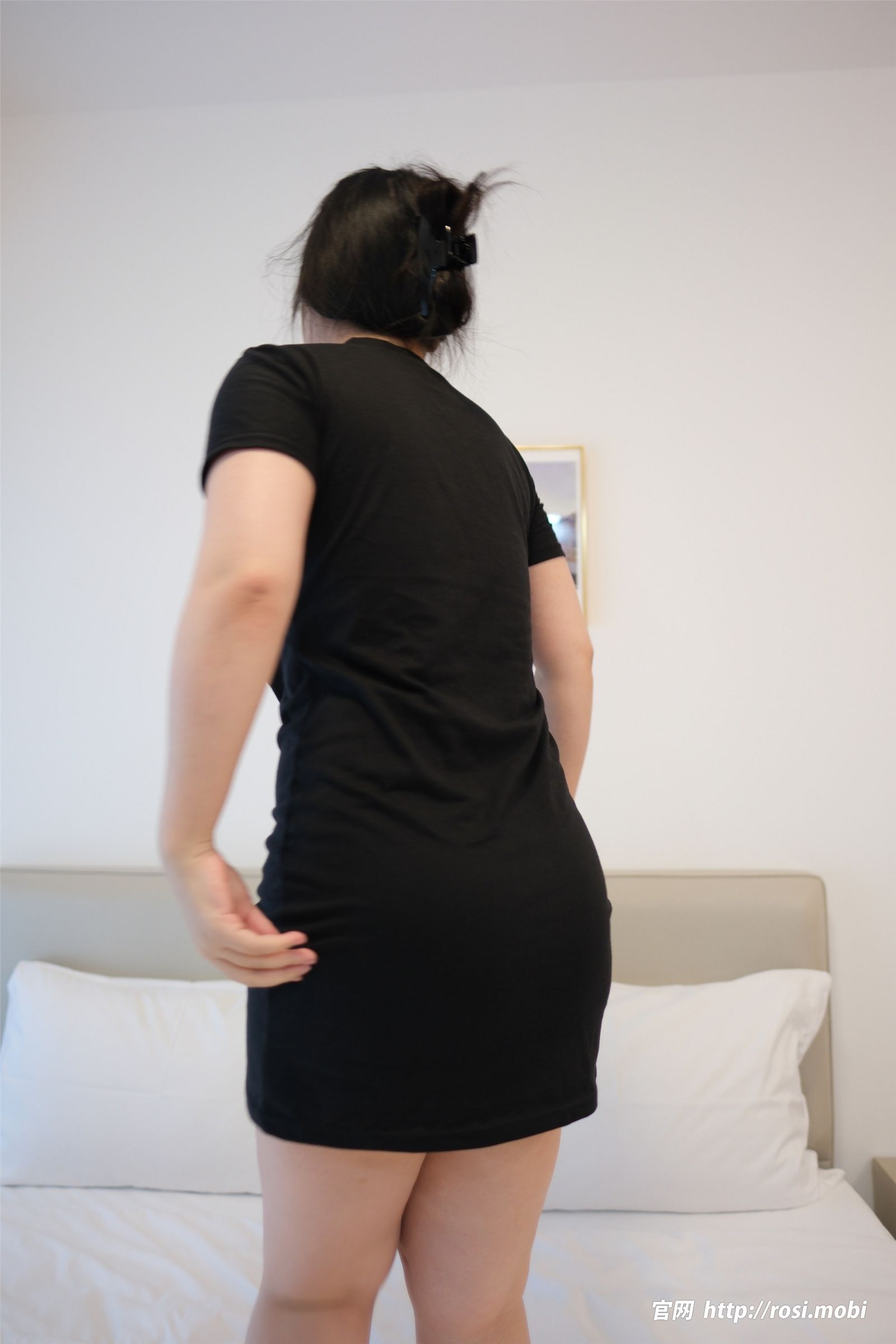 [ROSI美女图]2025.06.14 NO.4940-电鸽