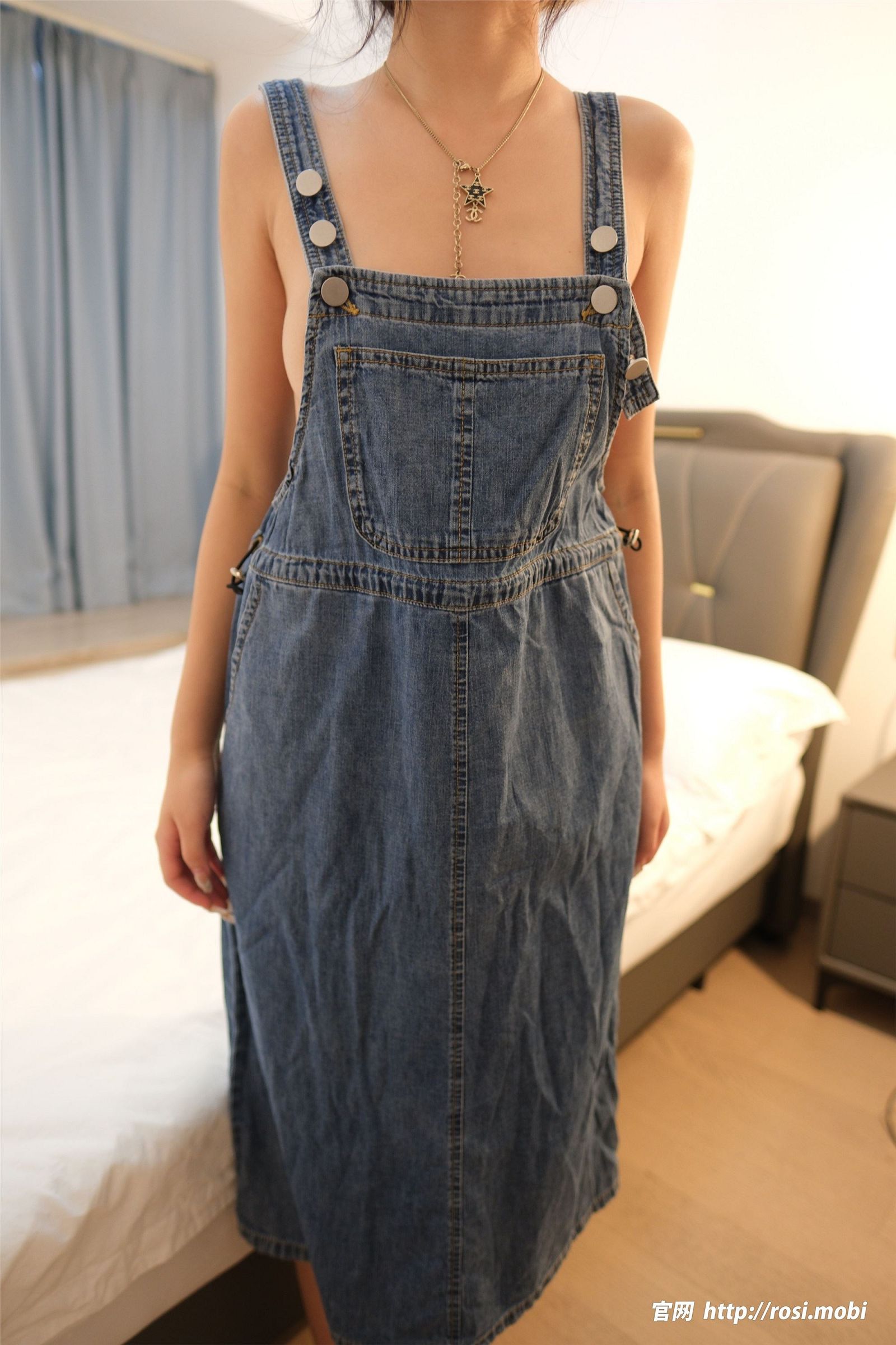 [ROSI美女图]2025.03.02 NO.4836-电鸽