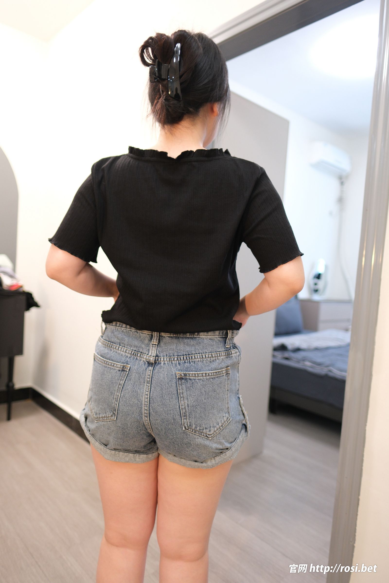 [ROSI美女图]2025.10.29 NO.5077-芭站网